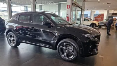 Alfa Romeo Junior elettrica Milano Cortina 2026 156cv nuova a Modena