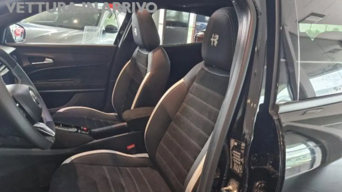 Alfa Romeo Junior nuova a Modena (6)