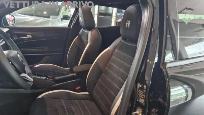 Alfa Romeo Junior nuova a Modena (6)