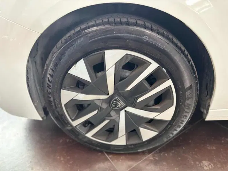 Peugeot 208 usata a Pesaro-Urbino (6)