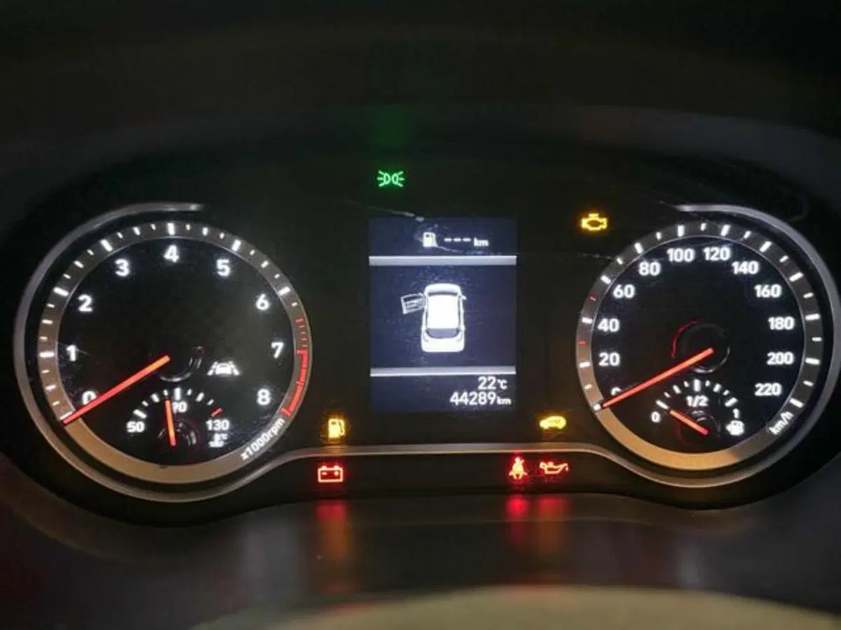 Hyundai i10 usata a Pesaro-Urbino (7)