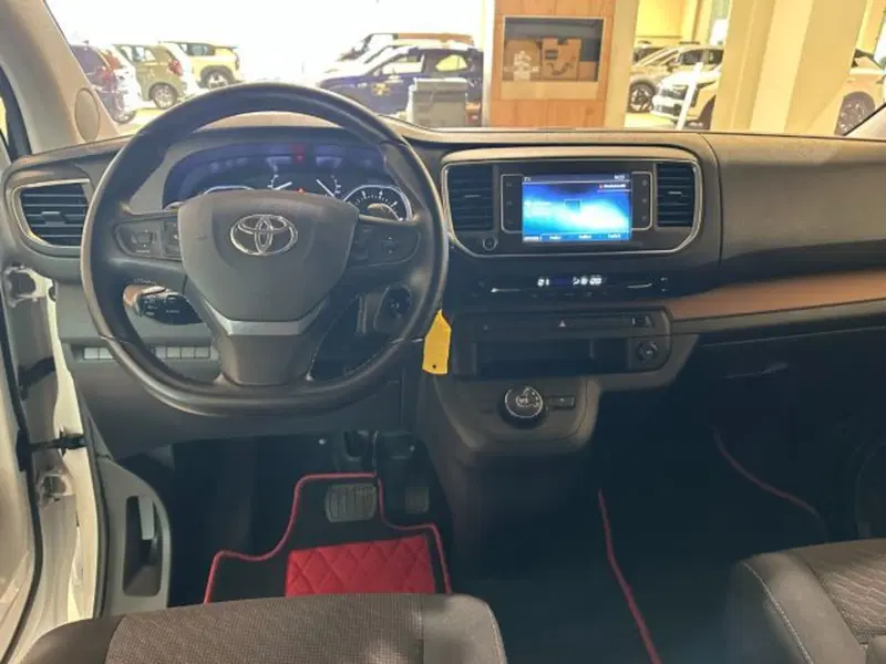 Toyota Proace Verso usata a Vicenza (11)