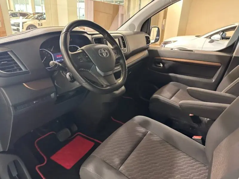 Toyota Proace Verso usata a Vicenza (9)