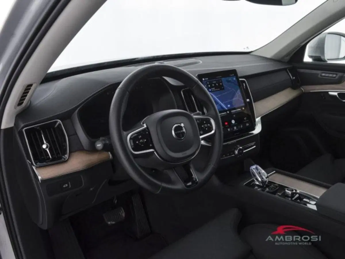 Volvo XC90 usata a Perugia (8)