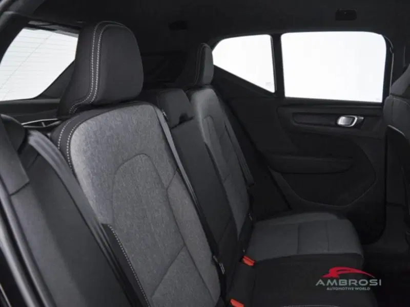 Volvo XC40 usata a Perugia (11)