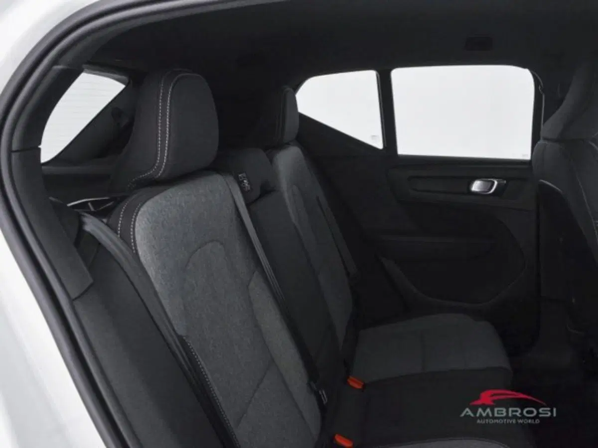 Volvo XC40 usata a Perugia (11)
