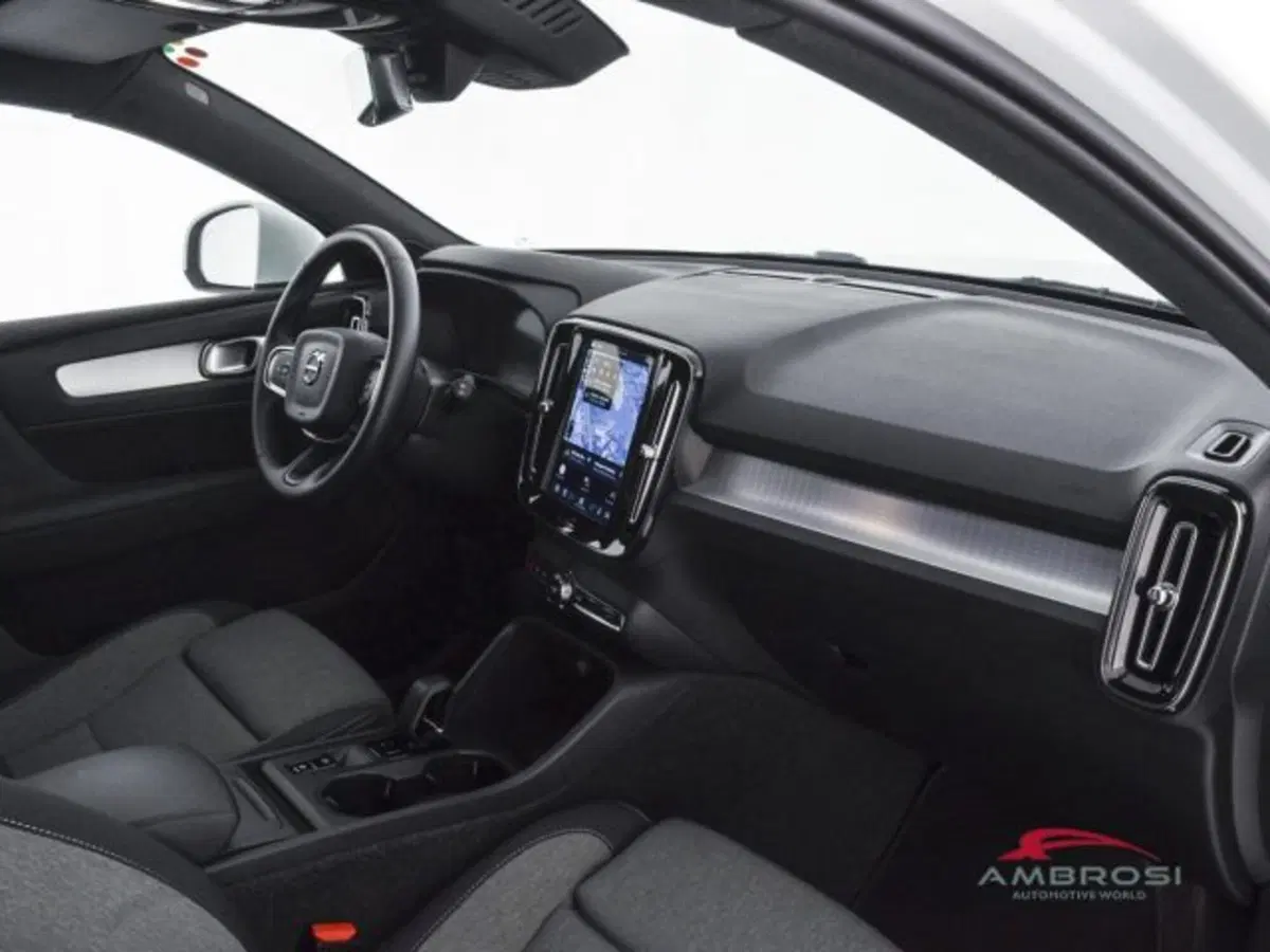 Volvo XC40 usata a Perugia (12)