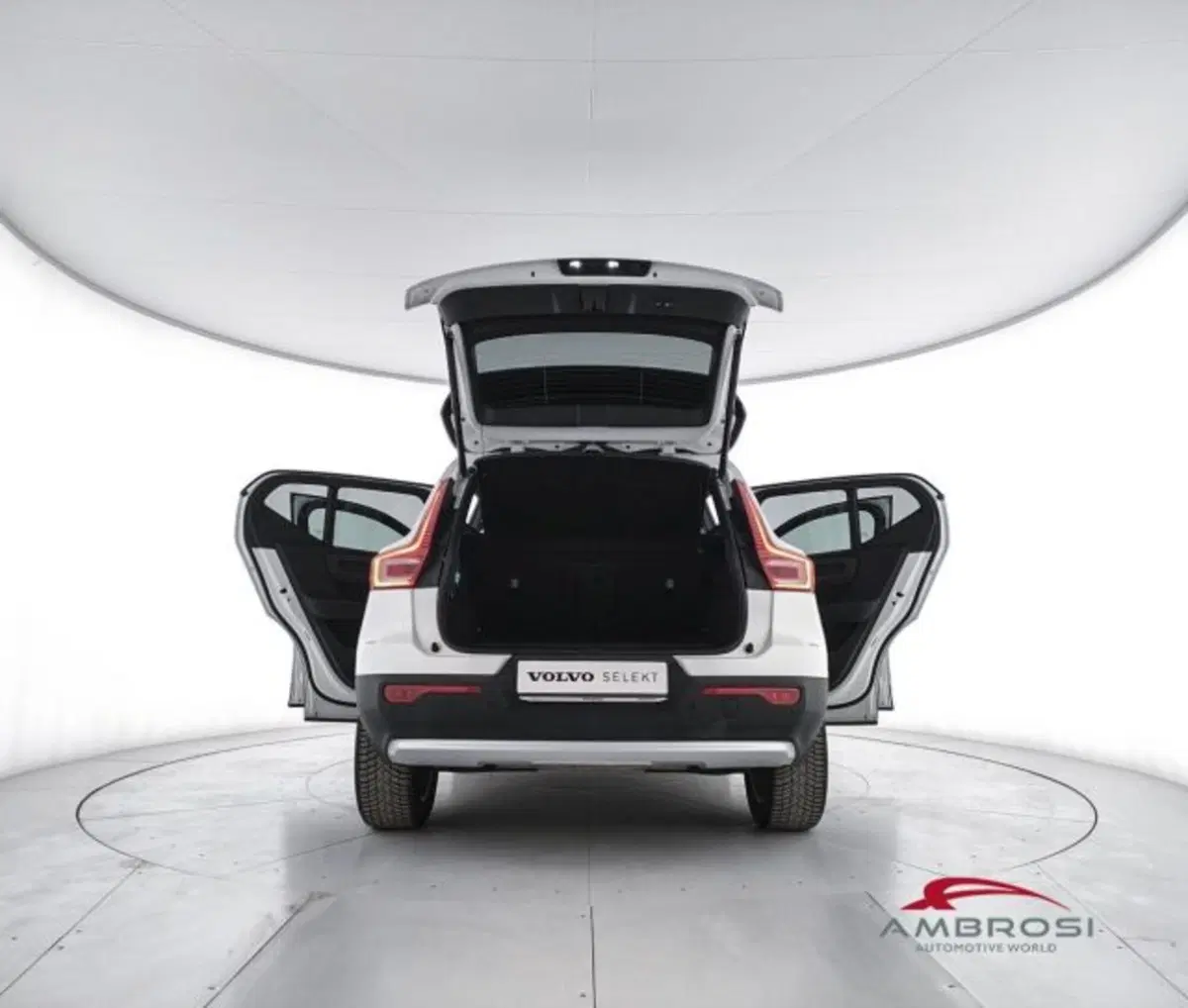 Volvo XC40 usata a Perugia (7)