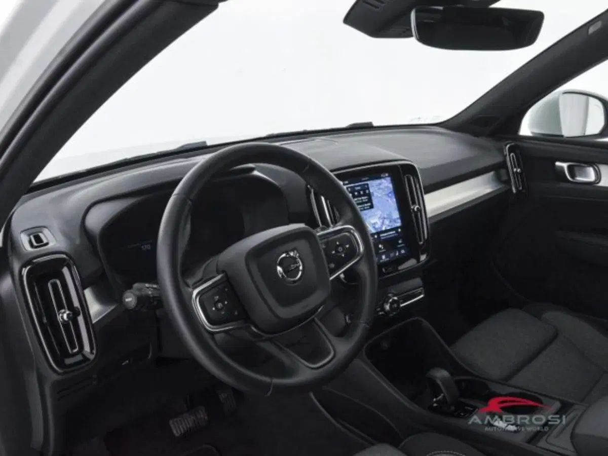 Volvo XC40 usata a Perugia (8)