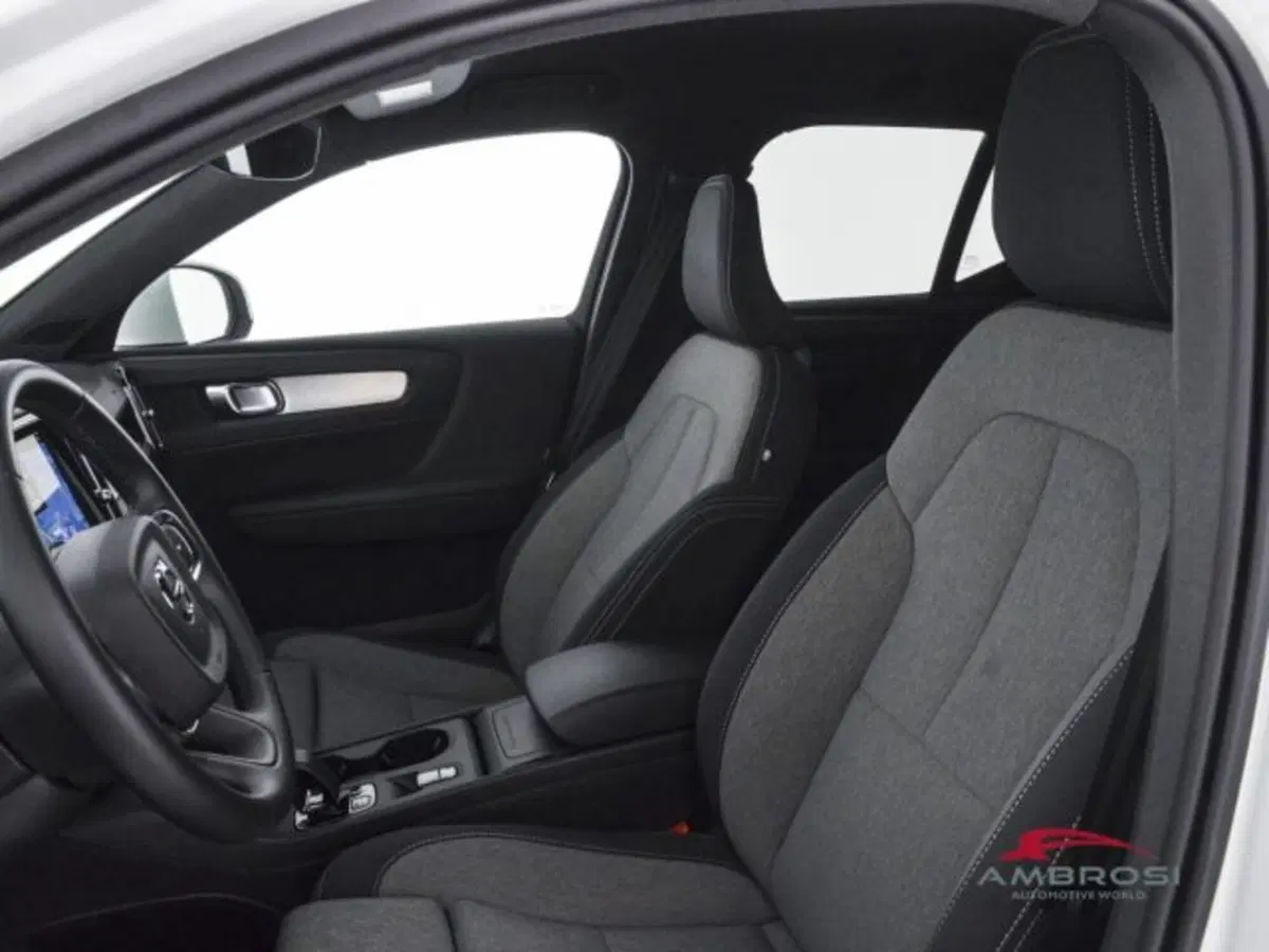 Volvo XC40 usata a Perugia (9)