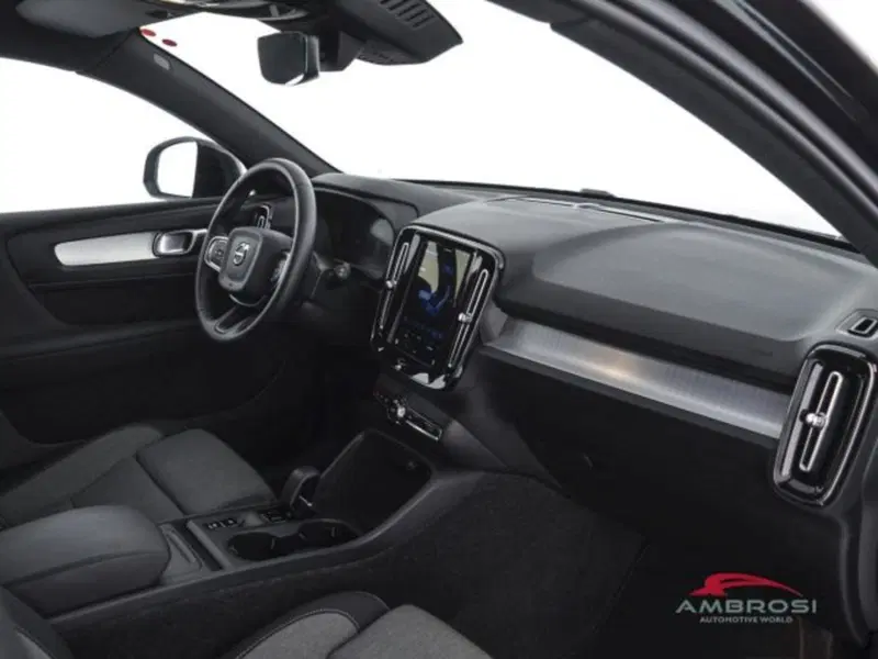 Volvo XC40 usata a Perugia (12)