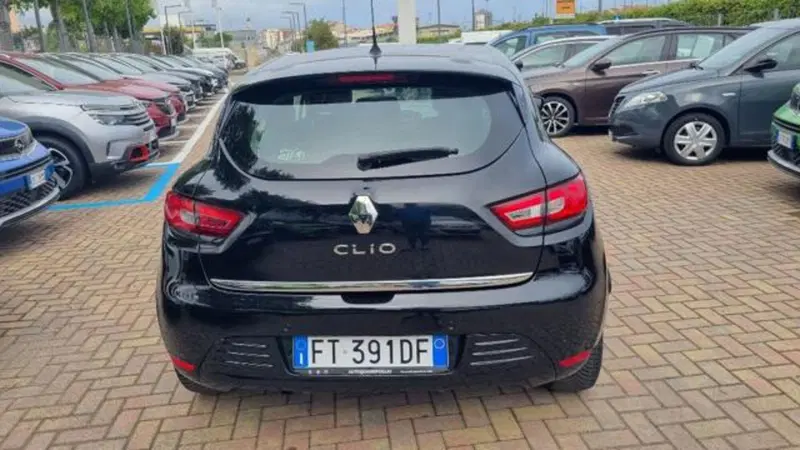 Renault Clio usata a Savona (8)