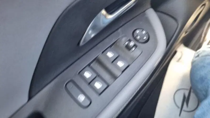 Opel Mokka usata a Savona (12)