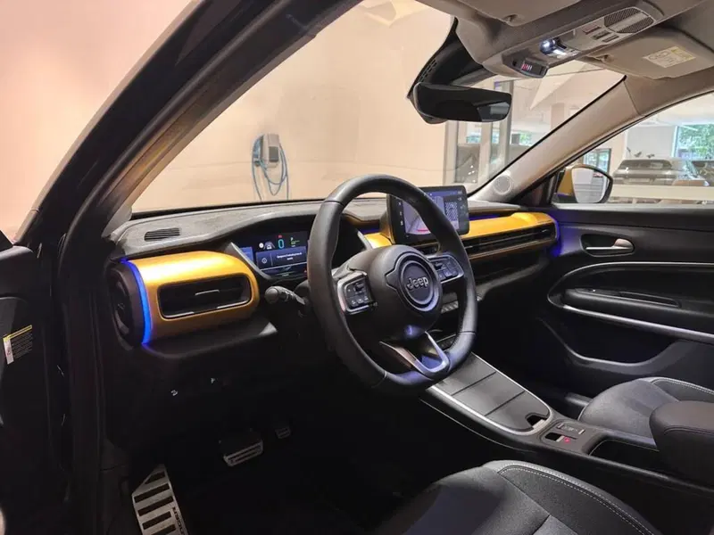 Jeep Avenger usata a Varese (11)