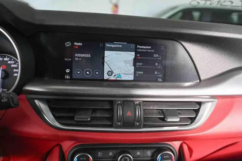 Alfa Romeo Stelvio usata a Torino (13)