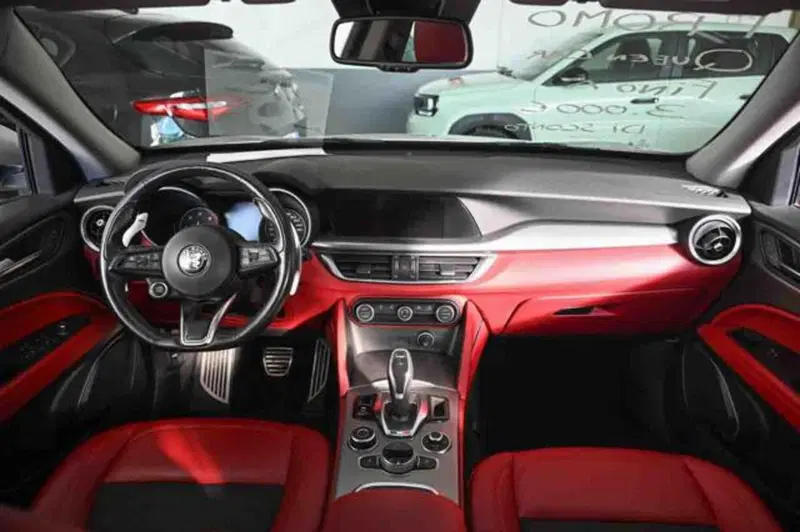 Alfa Romeo Stelvio usata a Torino (6)