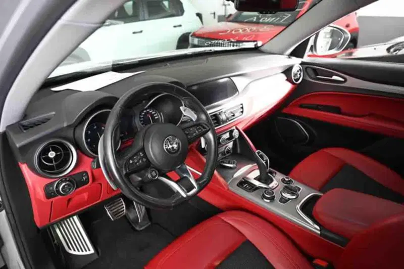 Alfa Romeo Stelvio usata a Torino (7)