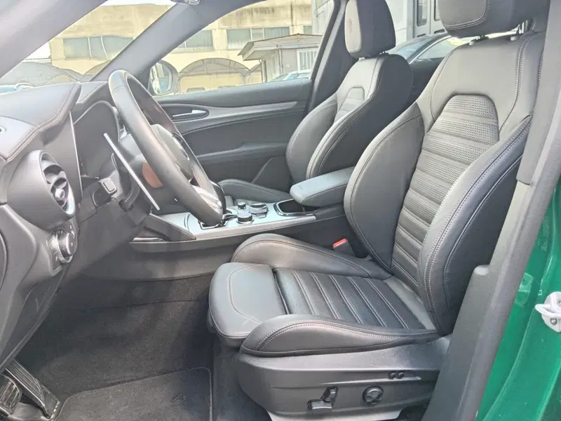 Alfa Romeo Stelvio usata a Alessandria (10)