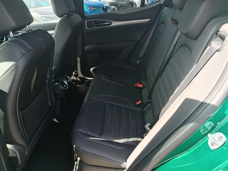 Alfa Romeo Stelvio usata a Alessandria (13)
