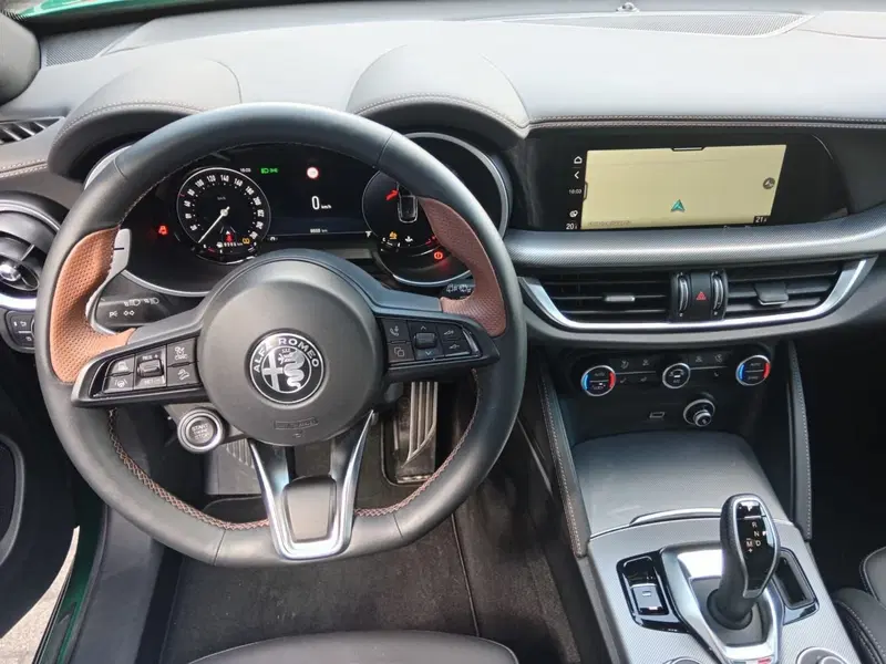 Alfa Romeo Stelvio usata a Alessandria (16)