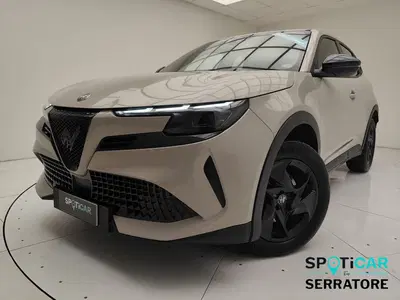Alfa Romeo Junior 1.2 ibrida 145cv edct6 del 2025 usata a Erba