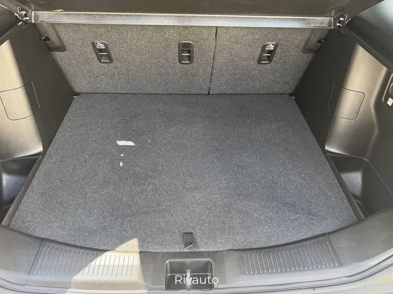 Suzuki S-Cross usata a Como (12)