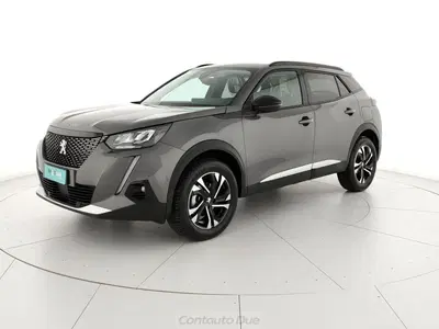 Peugeot 2008 1.2 turbo Allure 100cv del 2023 usata a San Marco Evangelista