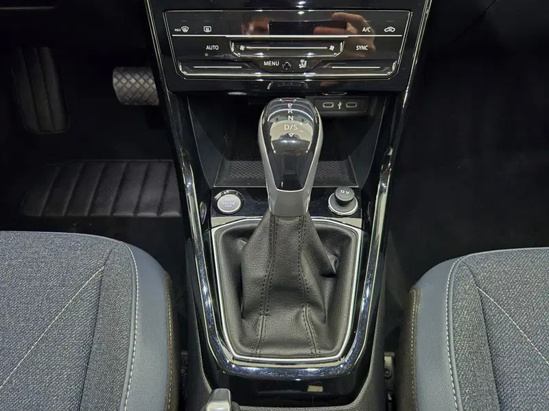 Volkswagen T-Cross usata a Torino (11)