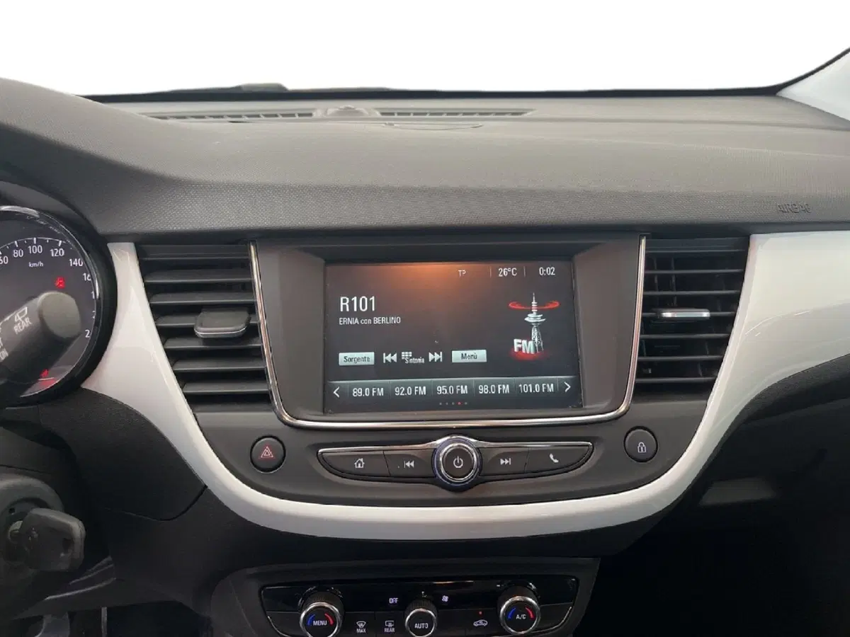 Opel Crossland X usata a Torino (14)