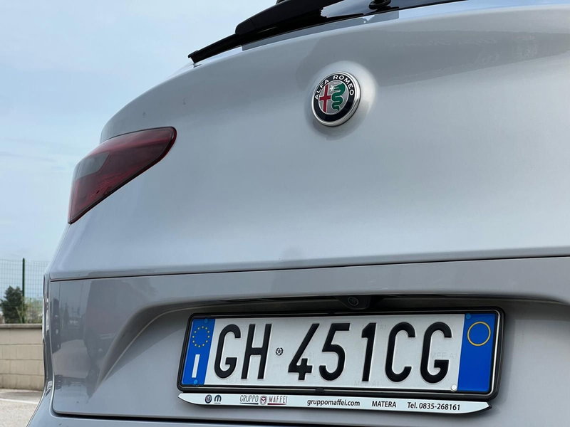 Alfa Romeo Stelvio usata a Matera (10)