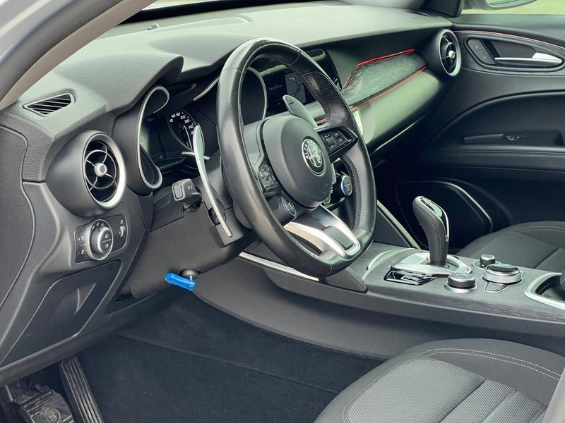 Alfa Romeo Stelvio usata a Matera (17)