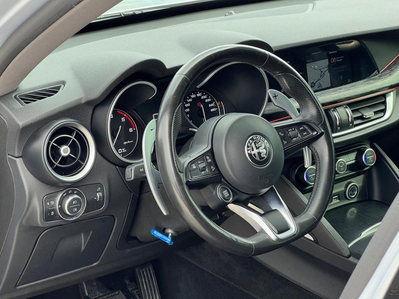 Alfa Romeo Stelvio usata a Matera (18)