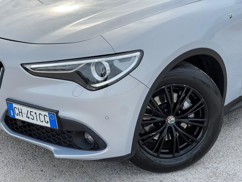 Alfa Romeo Stelvio usata a Matera (2)