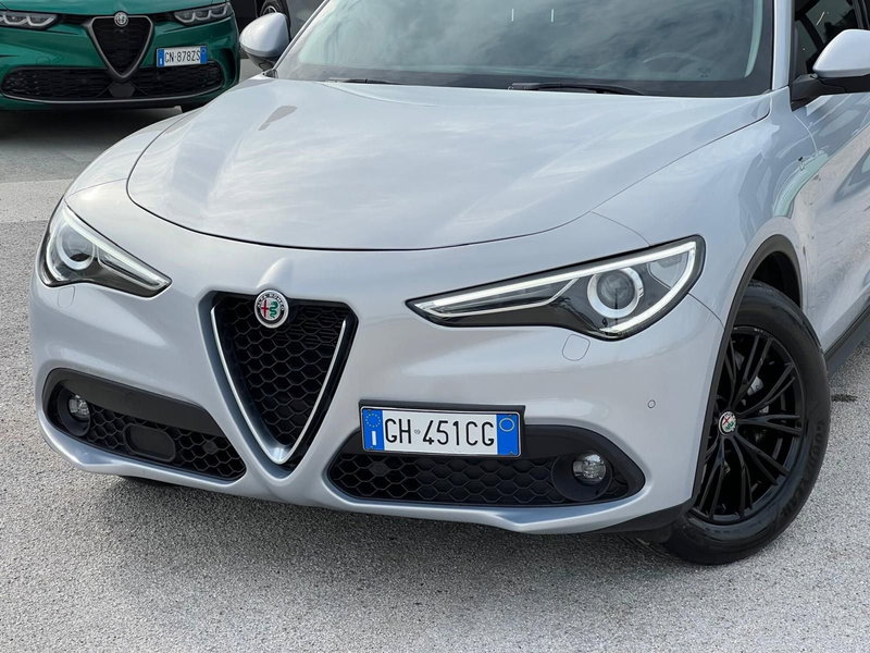 Alfa Romeo Stelvio usata a Matera (5)