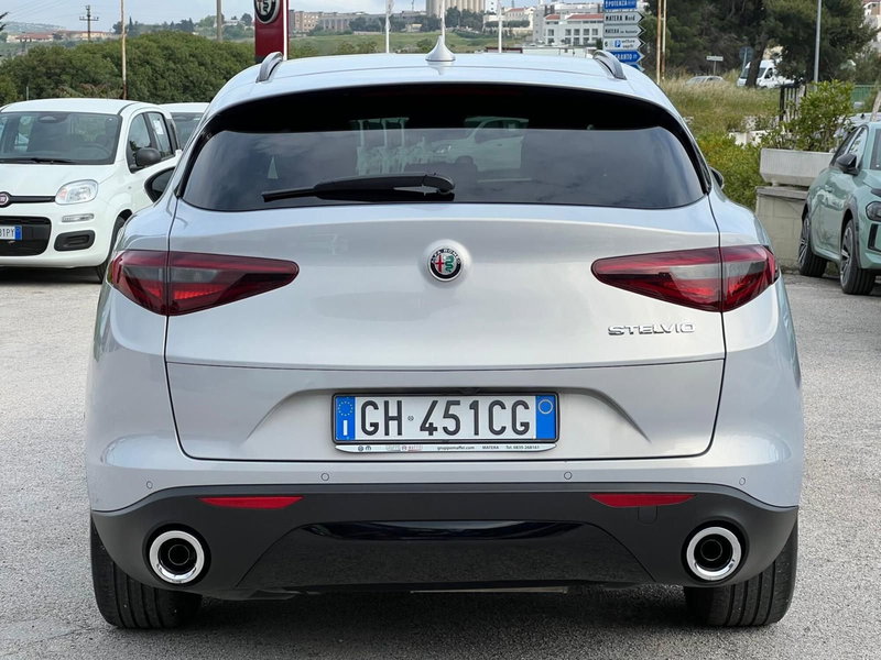 Alfa Romeo Stelvio usata a Matera (8)