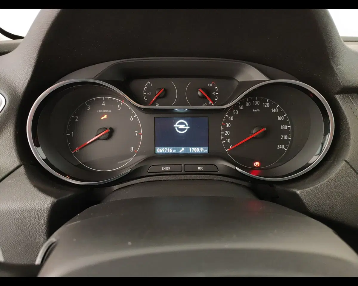 Opel Grandland X usata a Caserta (19)