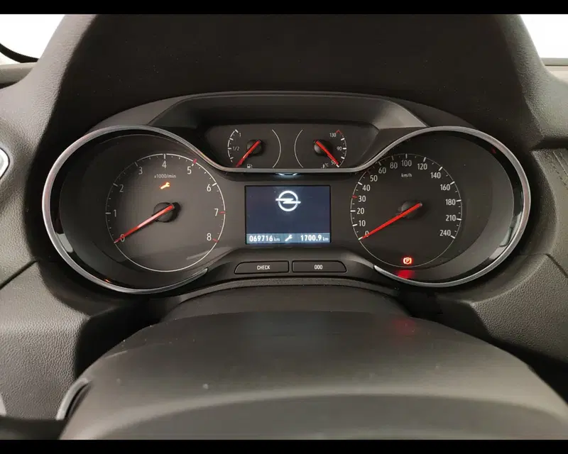 Opel Grandland X usata a Caserta (19)