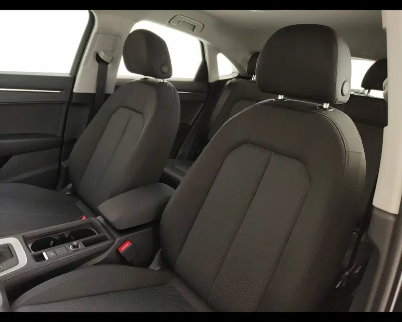Audi Q3 Sportback usata a Caserta (17)