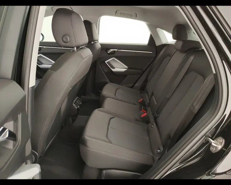 Audi Q3 Sportback usata a Caserta (18)