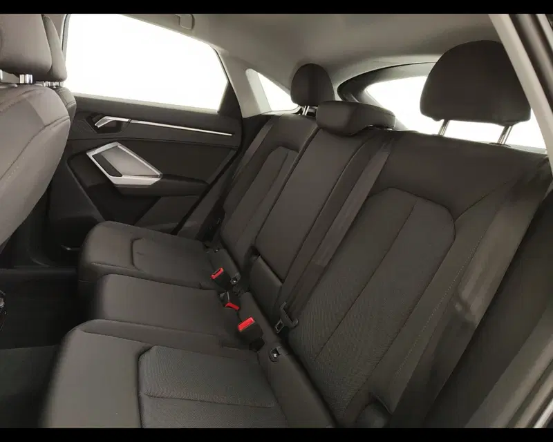 Audi Q3 Sportback usata a Caserta (19)