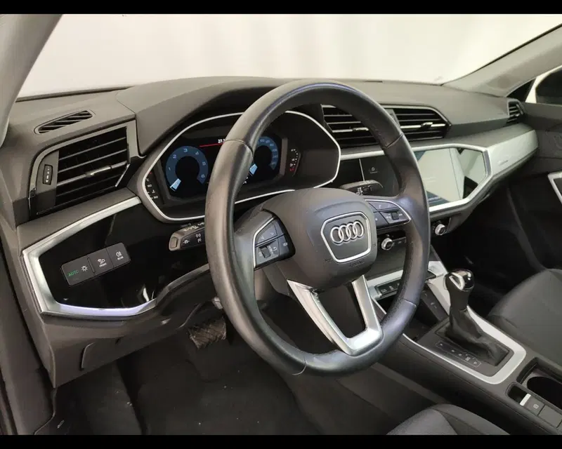Audi Q3 Sportback usata a Caserta (20)
