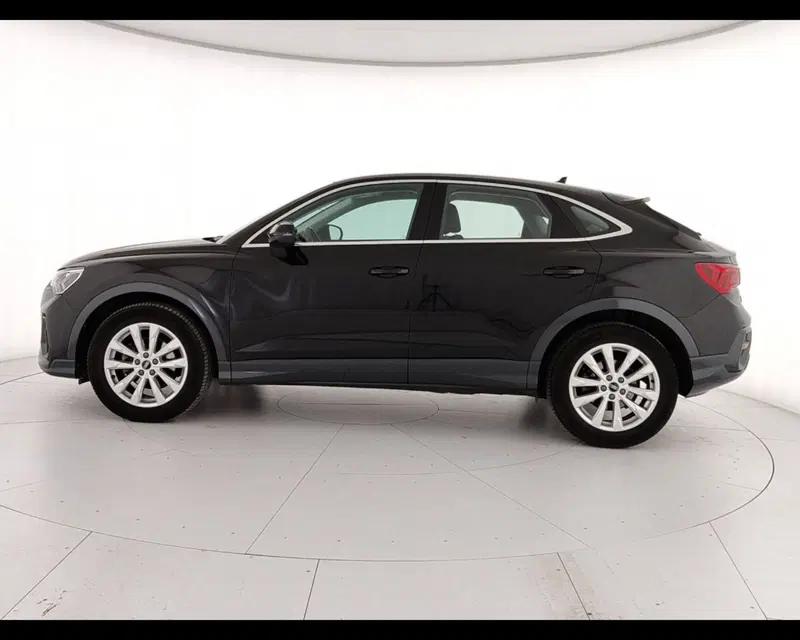 Audi Q3 Sportback usata a Caserta (4)