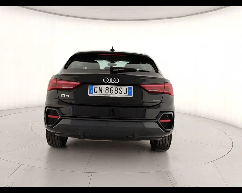 Audi Q3 Sportback usata a Caserta (6)
