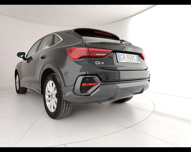 Audi Q3 Sportback usata a Caserta (9)