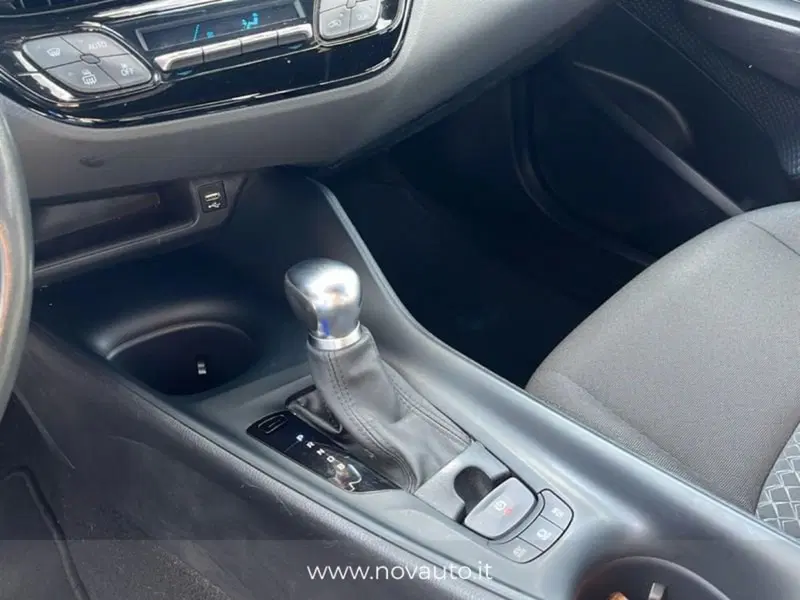 Toyota Toyota C-HR usata a Varese (18)