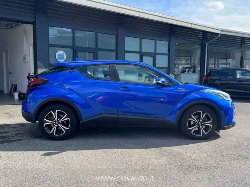 Toyota Toyota C-HR usata a Varese (9)