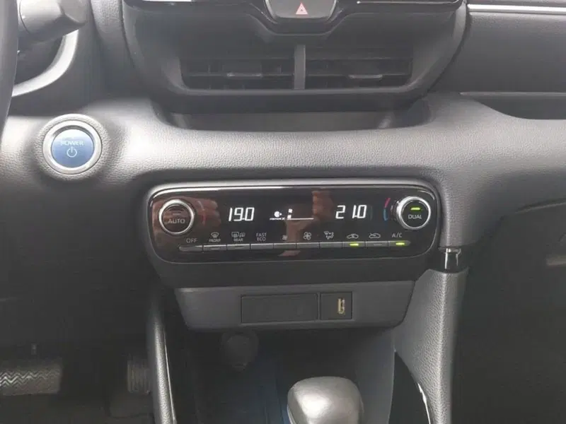 Toyota Yaris usata a Cagliari (17)