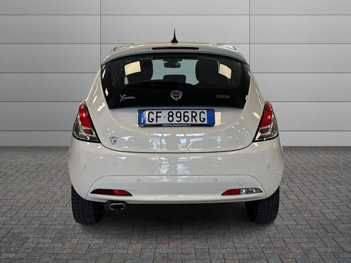 Lancia Ypsilon usata a Prato (6)