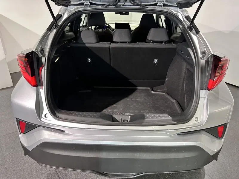 Toyota Toyota C-HR usata a Milano (11)