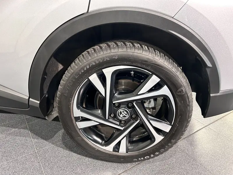Toyota Toyota C-HR usata a Milano (15)